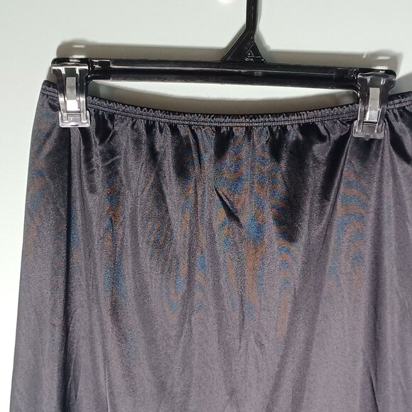 Vintage Half Slip Skirt Womens Medium Nylon Black Made In USA Feminine - Picture 2 of 8
